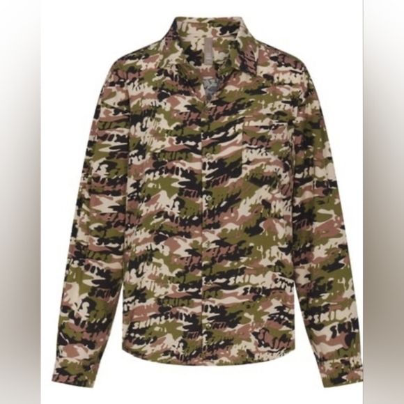 ⛱️NWT SKIMS Long Sleeve Button Up Swim Coverup Shirt Logo Camo XS M L - Picture 5 of 15